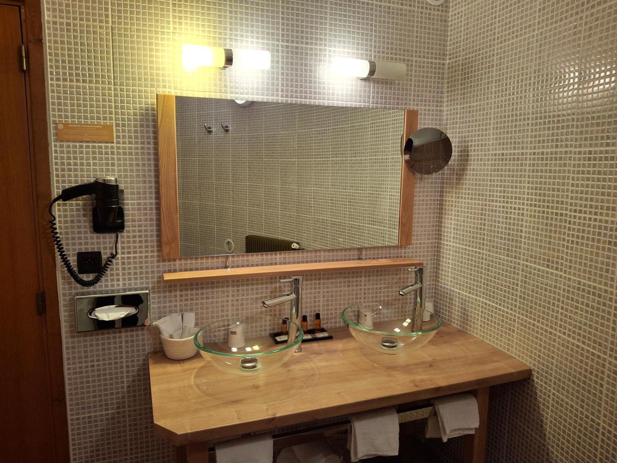 Tour Maje Hotel 3*